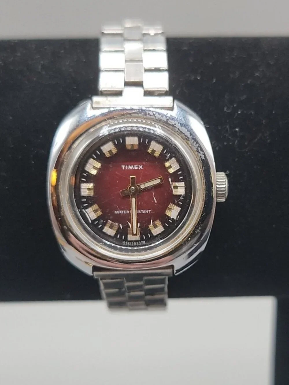 Vintage 1978 Timex Cavatina Manual Wind Watch Maroon Dial 26mm Stretch Band RUNS